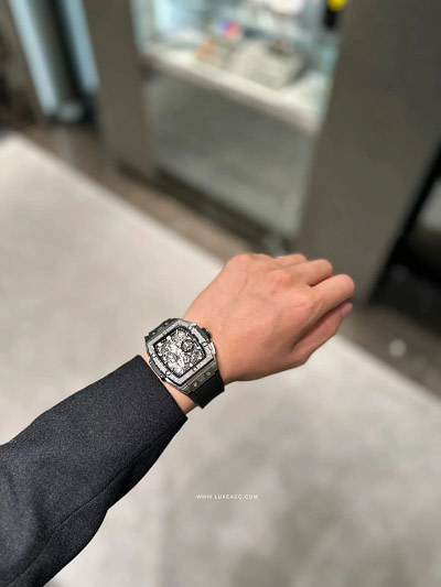 HUBLOT SPIRIT OF BIG BANG SERIES 642.NX.0170.RX.1104 WRISTWATCH. 37 HUBLOT SPIRIT OF BIG BANG SERIES 642.NX .0170.RX .1104 WRISTWATCH. 2