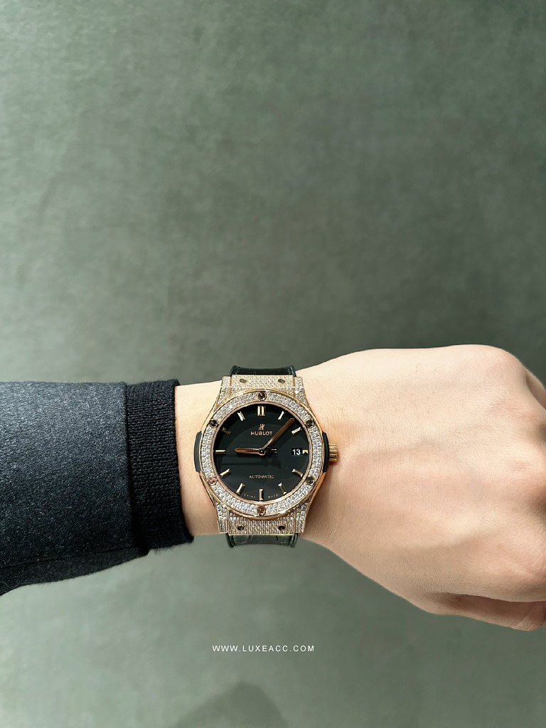 Hublot Classic Fusion Series 582.OX .1180.RX .1704 wristwatch. 2