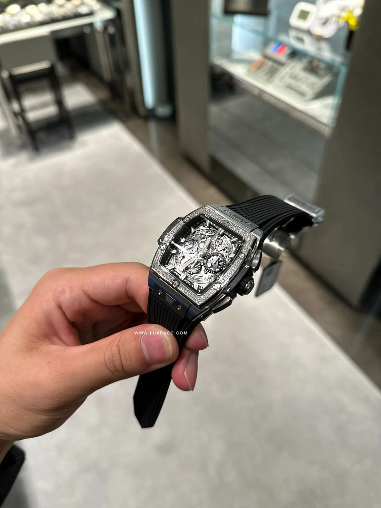 HUBLOT SPIRIT OF BIG BANG SERIES 642.NX .0170.RX .1104 WRISTWATCH. 4
